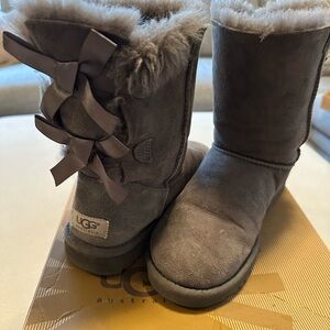 Bailey Bow Grey Uggs